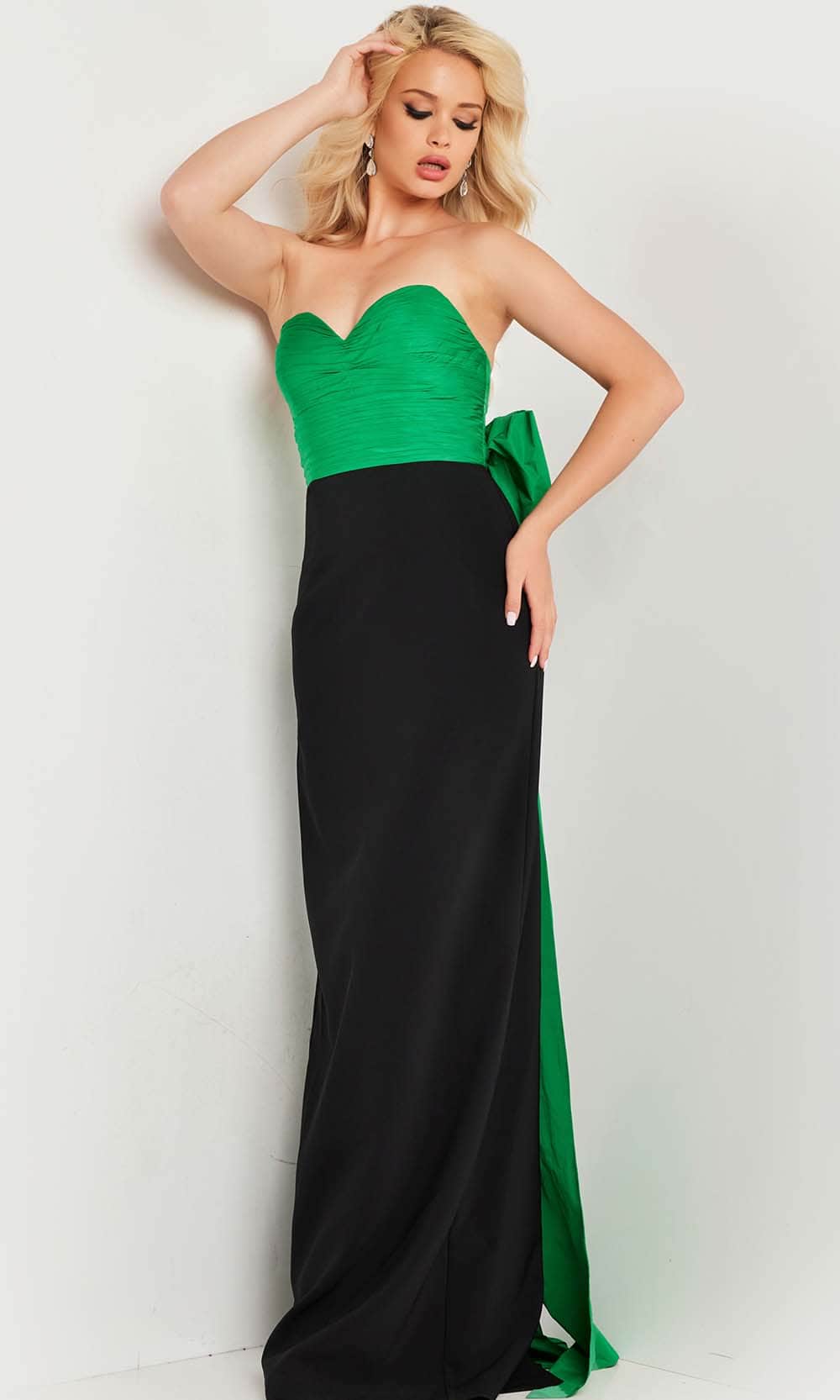 Jovani 36670 Long Prom Dress Green/Black / 2 Jovani 36670 Long Prom Dress Green/Black / 2