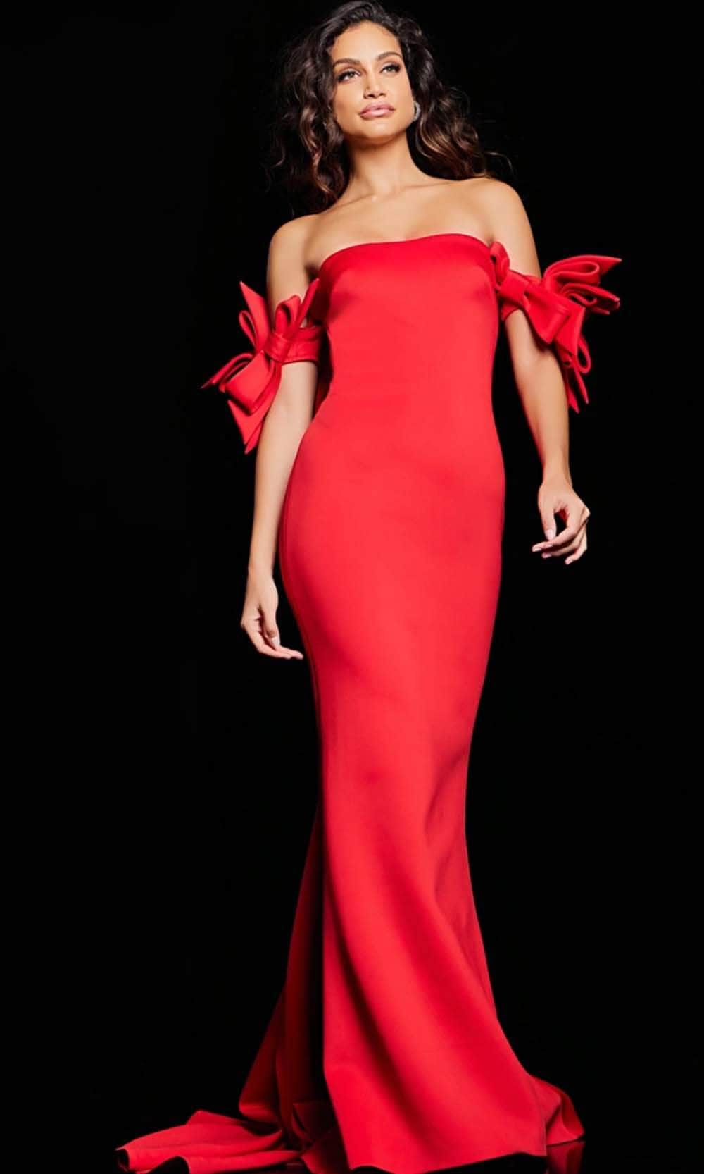 bow evening dresses COLUMN EVENING GOWN WITH TRAPEZE NECKLINE AND ATTACHED LARGE BOW | CULT MIA