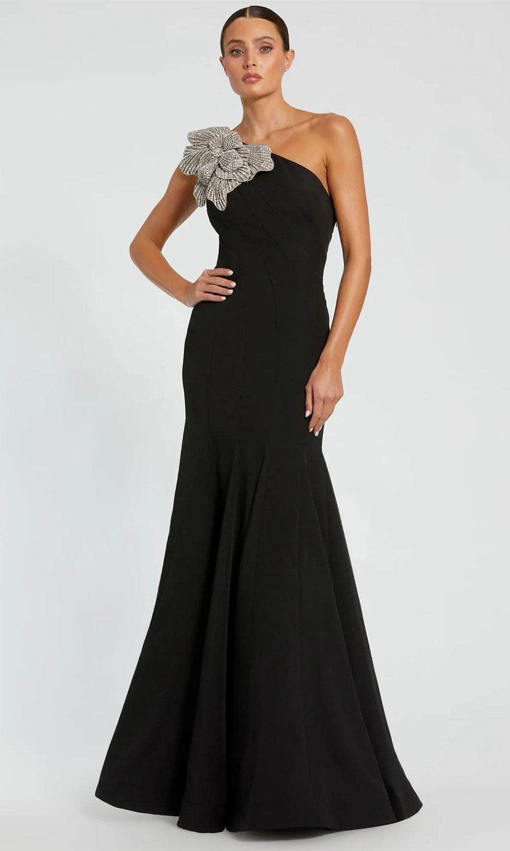 Mac Duggal - Black Crepe One Shoulder Gown With Crystal Flower - US 2 Mac Duggal - Black Crepe One Shoulder Gown With Crystal Flower - US 2
