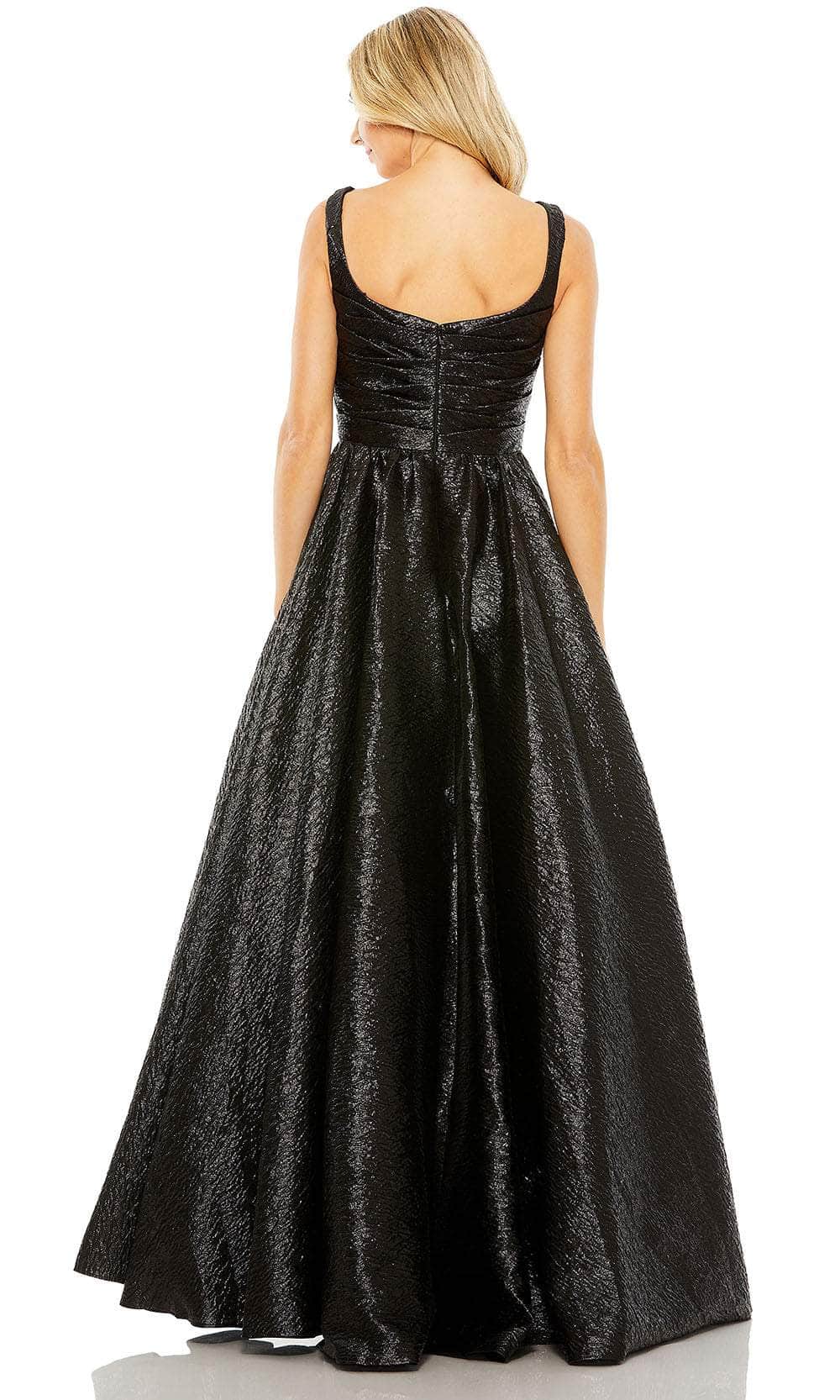 Black Metallic Pleated Bodice Ballgown | Mac Duggal US 10 Black Metallic Pleated Bodice Ballgown | Mac Duggal US 10