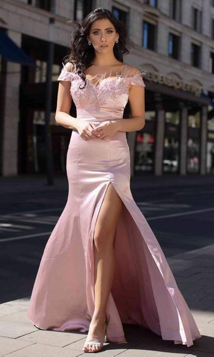 Chic and Holland - AN3010 Furry Off Shoulder Trumpet Gown Prom Dresses 0 / Rose