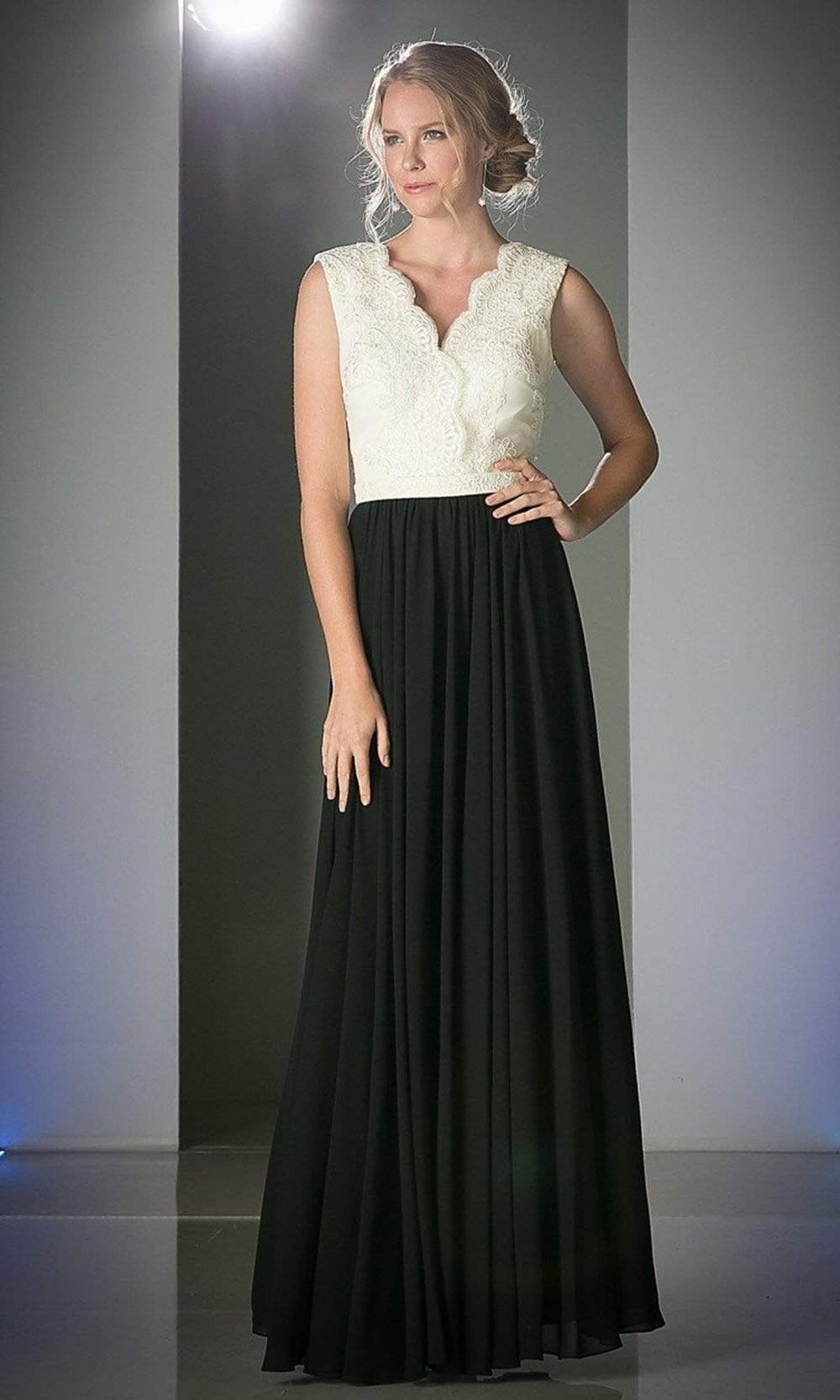 Cinderella Divine - Lace Scalloped V-neck A-line Dress Couture Candy Cinderella Divine - Lace Scalloped V-neck A-line Dress Couture Candy