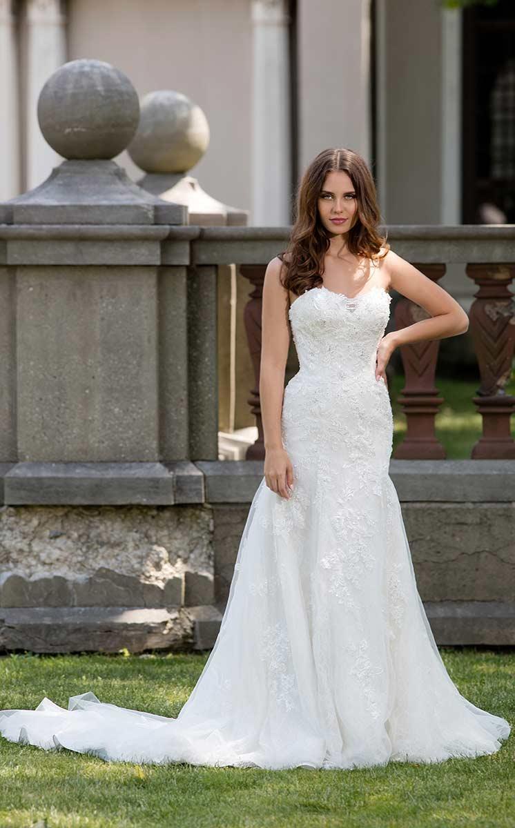 Rachel Allan Bridal - M620 Lace Embroidered Sweetheart Trumpet Gown Rachel Allan Bridal - M620 Lace Embroidered Sweetheart Trumpet Gown
