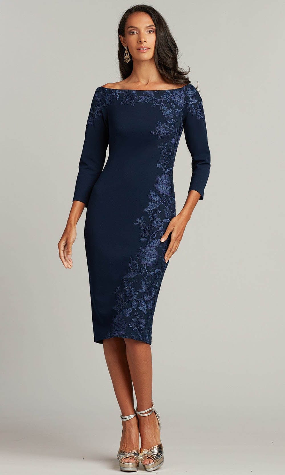 tadashi shoji navy blue lace dress Tadashi Shoji Navy Blue Sequin Embellished Lace Belted Boat Neck Gown L
