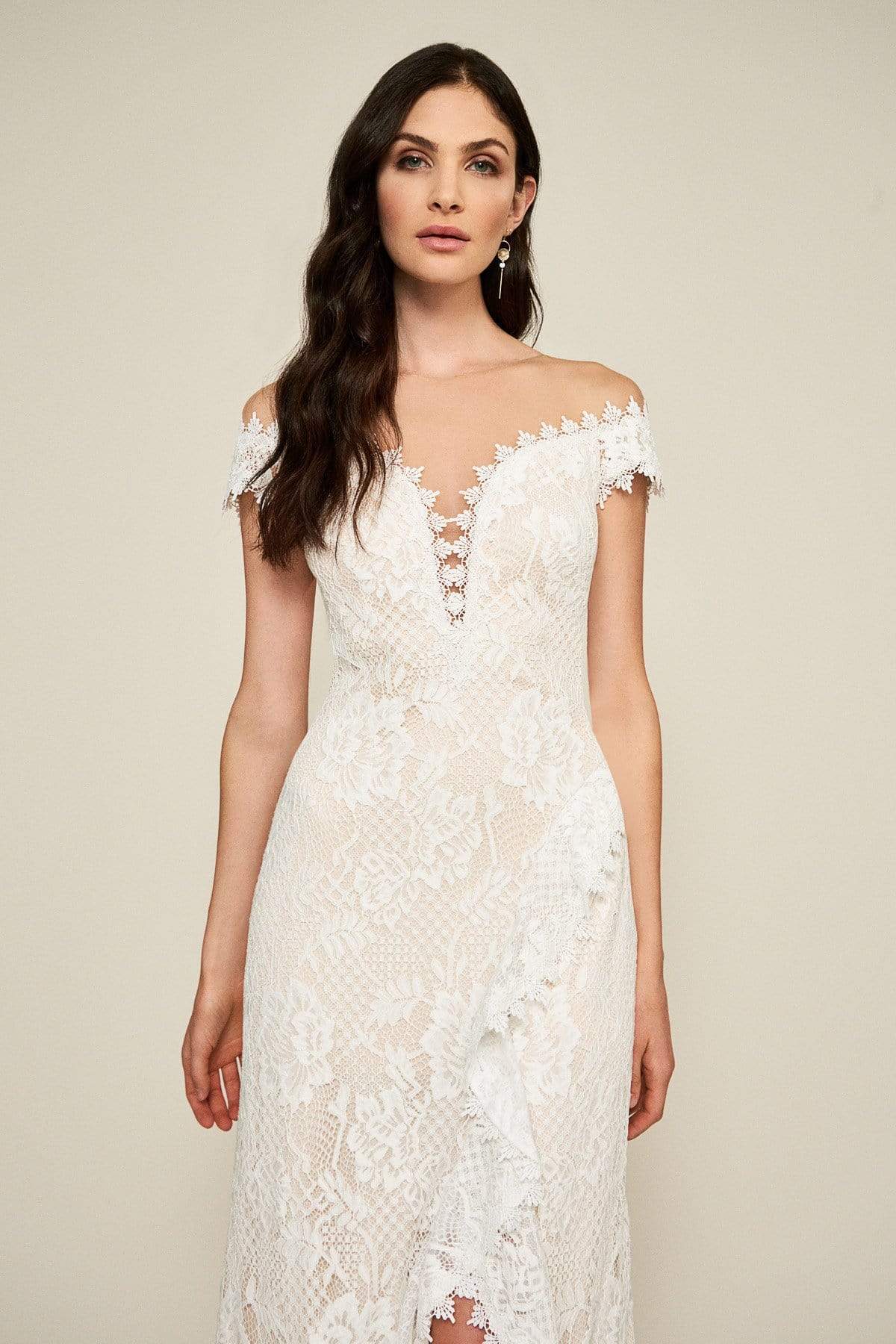 Tadashi Shoji - Lace Illusion Neck Sheath Dress Couture Candy Tadashi Shoji - Lace Illusion Neck Sheath Dress Couture Candy