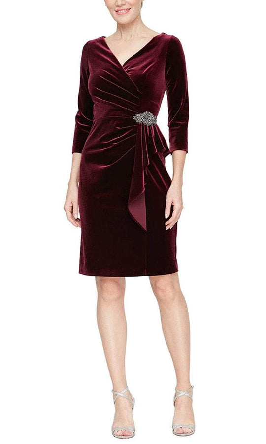 Alex Evenings 8191938 - Ruched Detailed Quarter Sleeve Cocktail Dress