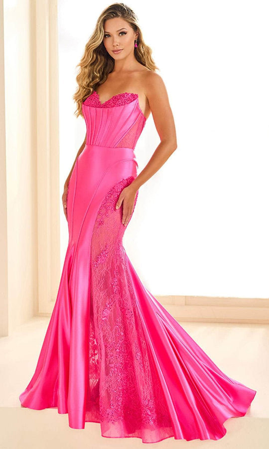 Ellie Wilde EW36010 - Sweetheart Illusion Lace Prom Dress