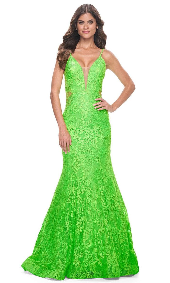 La Femme 32314 - Plunging Neckline Floral Lace Prom Gown Prom Dresses 00 / Bright Green