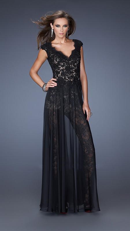 La Femme Scalloped V-Neck Fitted Evening Dress 20010