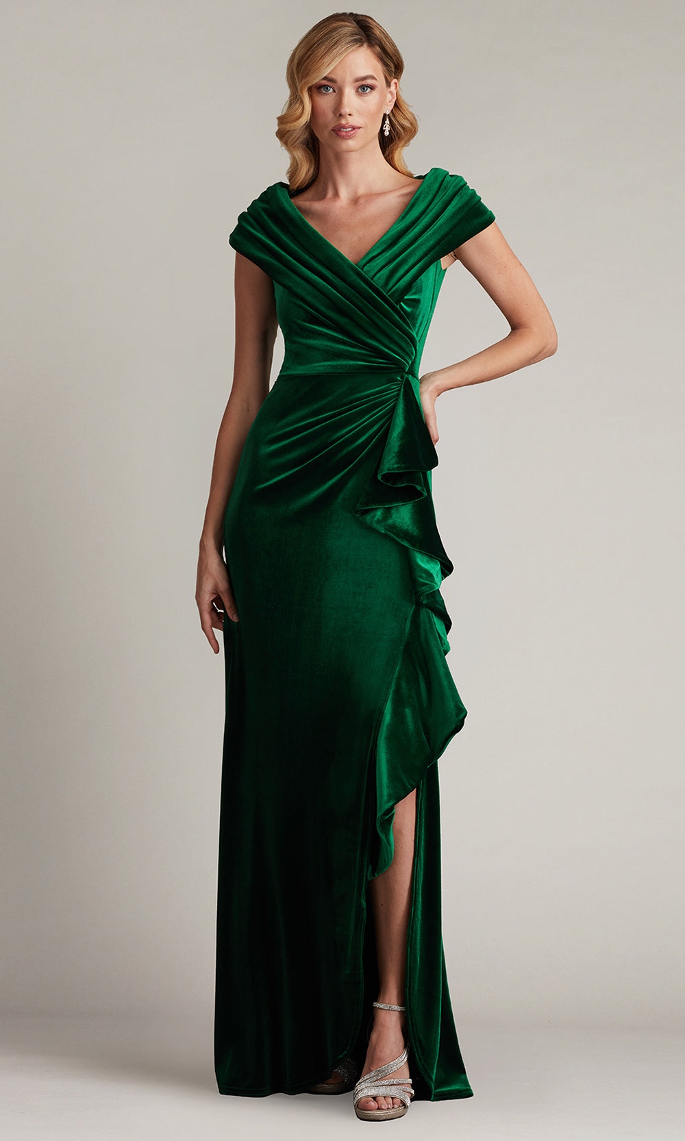 Tadashi Shoji BAL24740L Long Stretch Velvet (95% Polyester