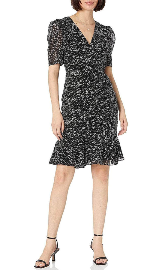 Adrianna Papell AP1D103433 - Short Sleeve V-Neck Casual Dress Holiday Dresses 2 / Black Ivory
