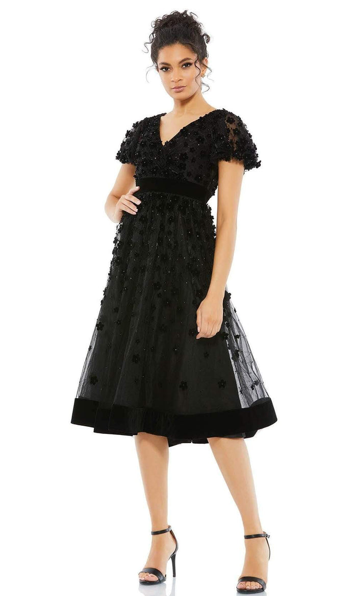 Mac Duggal - 67854 V-Neck Floral Appliqued Dress Cocktail Dresses 2 / Black