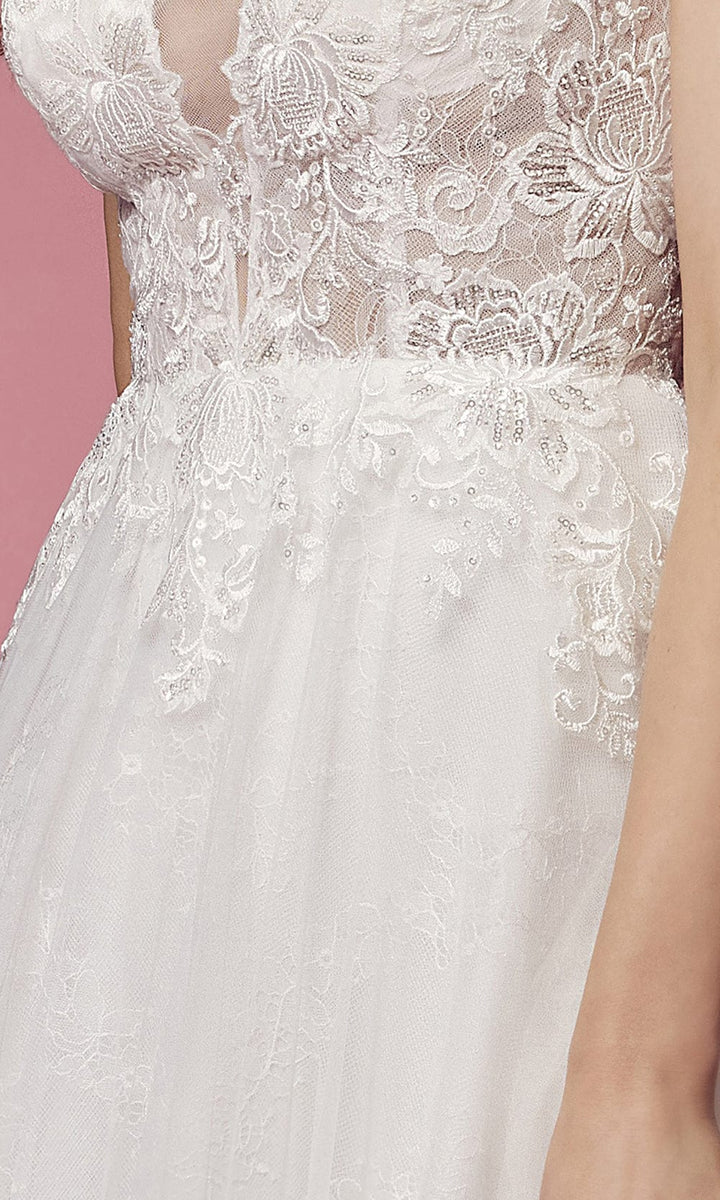 **NoxAnabel's Alluring Lace AppliquÃƒÂ© Dress: Capture Picture-Perfect Moments**