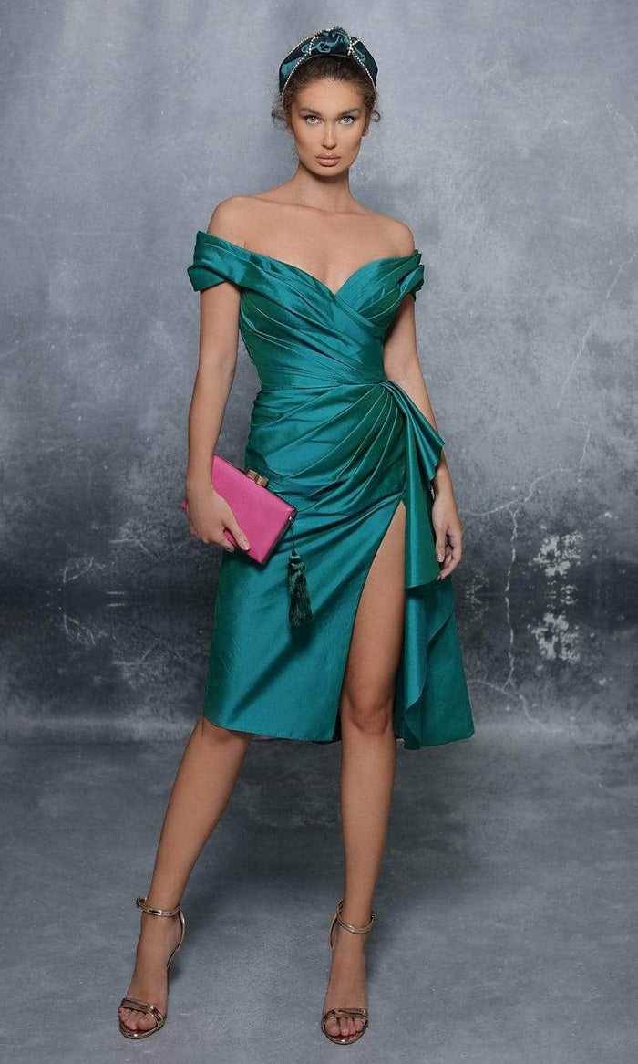 Tarik Ediz - V-Neck Pleated A-Line Cocktail Dress 96126 - 1 pc Emerald In Size 6 Available CCSALE 6 / Emerald