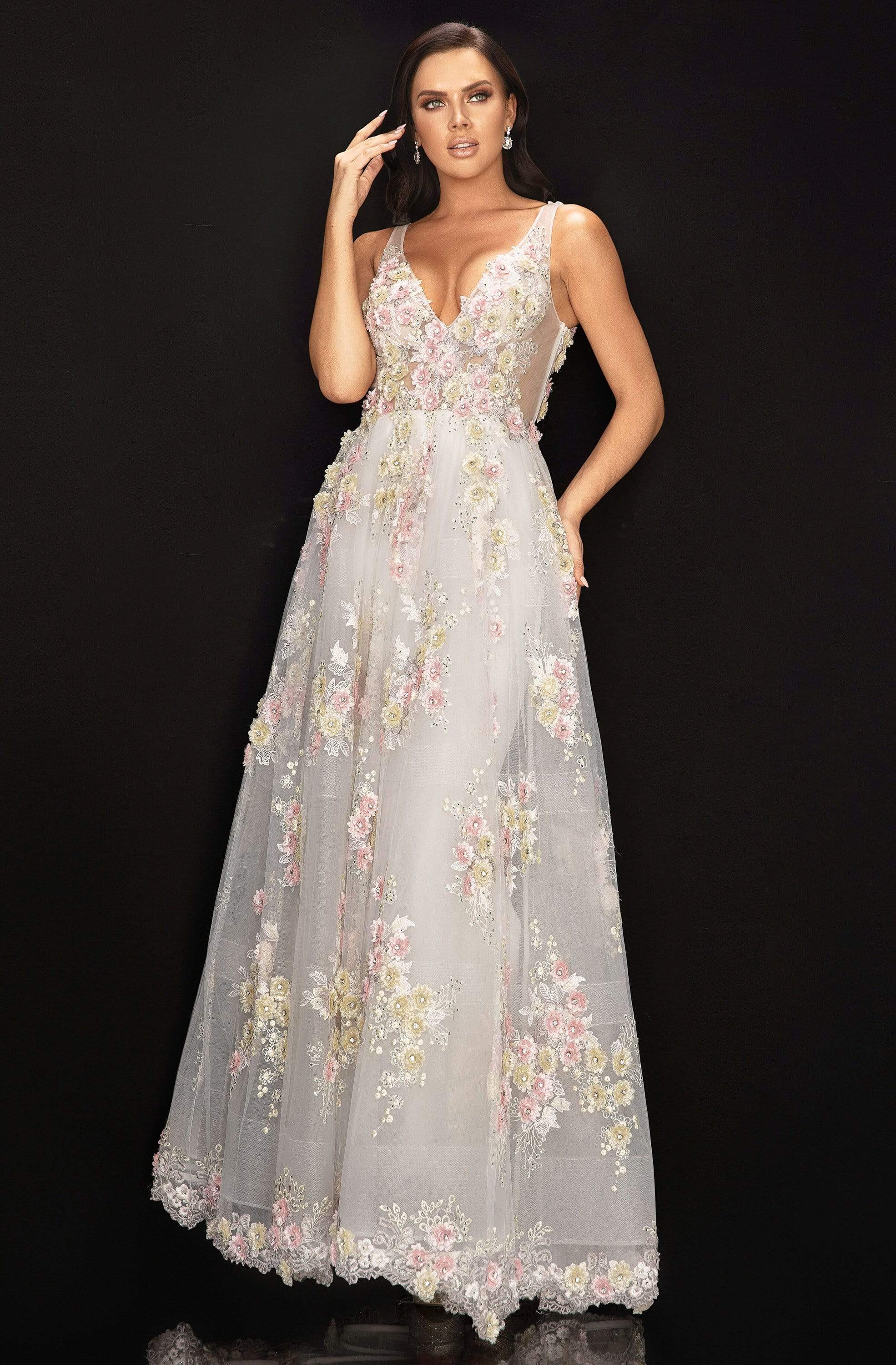 Terani Couture 2011P1171 - Long Ballgown - Sleeveless, Plunging neckline, Floral appliques, Ballgown skirt, Sheer back Couture Candy Terani Couture 2011P1171 - Long Ballgown - Sleeveless, Plunging neckline, Floral appliques, Ballgown skirt, Sheer back Couture Candy